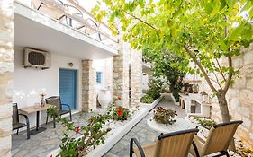 Alexandros Apartments